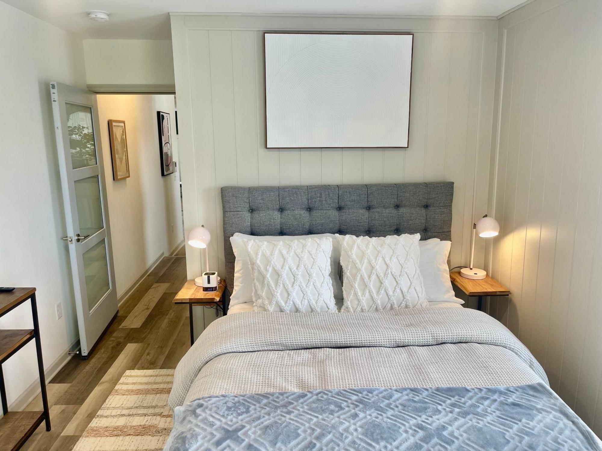 Modern Fully Renovated Suite & Loft In Downtown Trenton Exterior photo