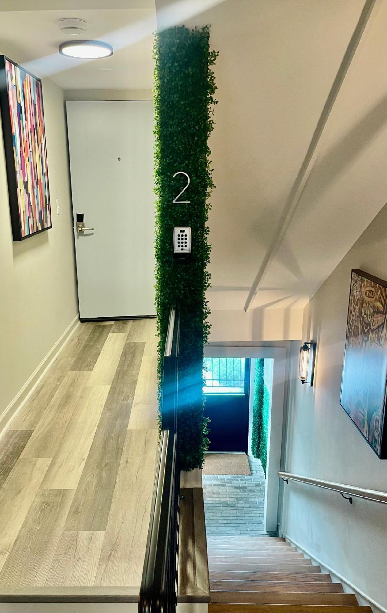Modern Fully Renovated Suite & Loft In Downtown Trenton Exterior photo