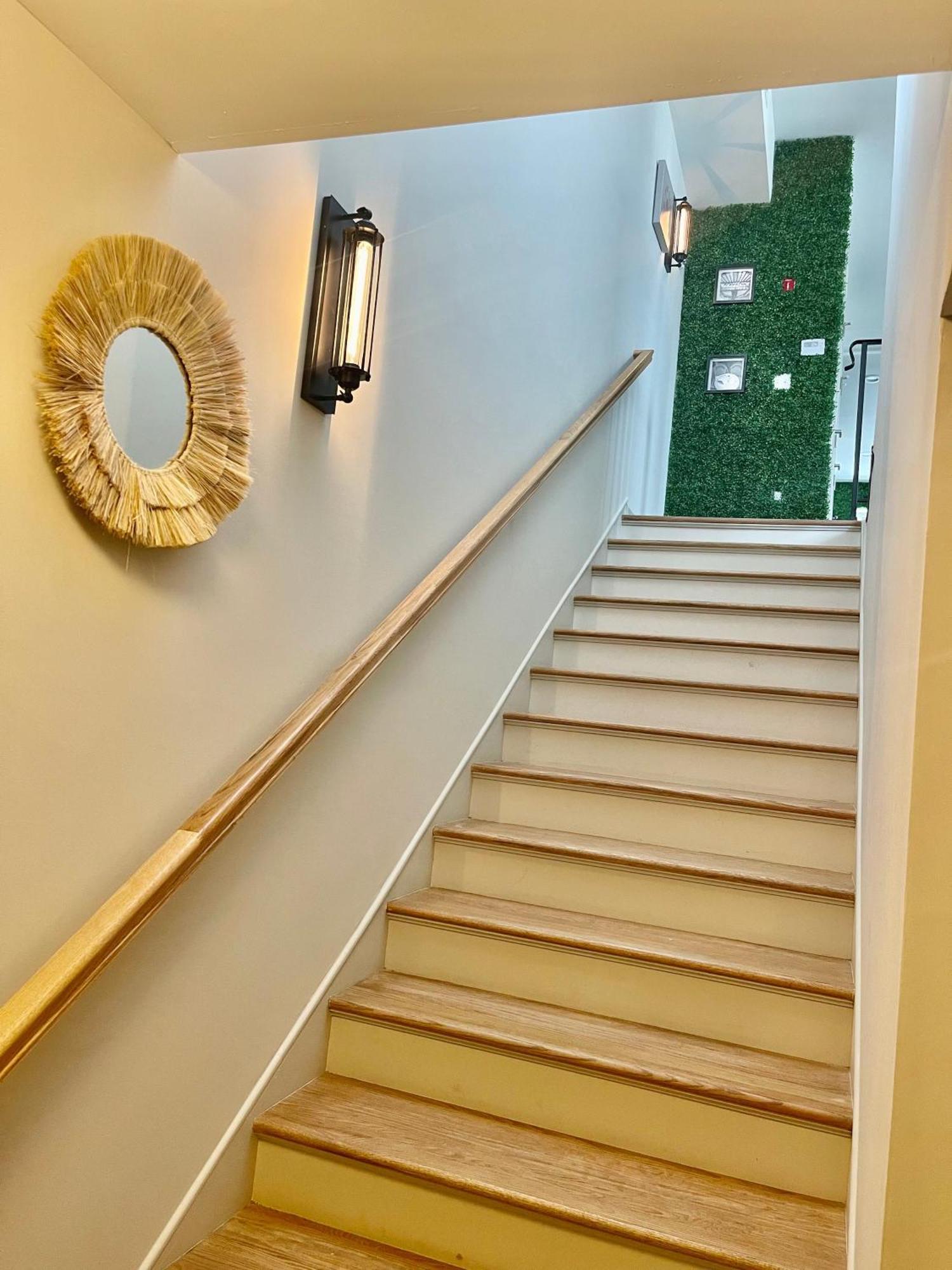 Modern Fully Renovated Suite & Loft In Downtown Trenton Exterior photo