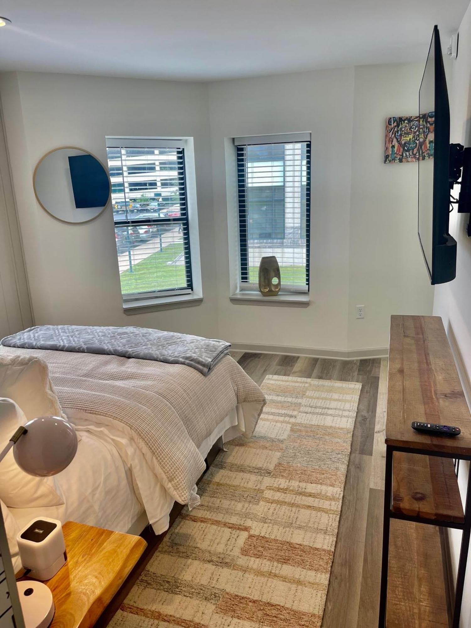 Modern Fully Renovated Suite & Loft In Downtown Trenton Room photo