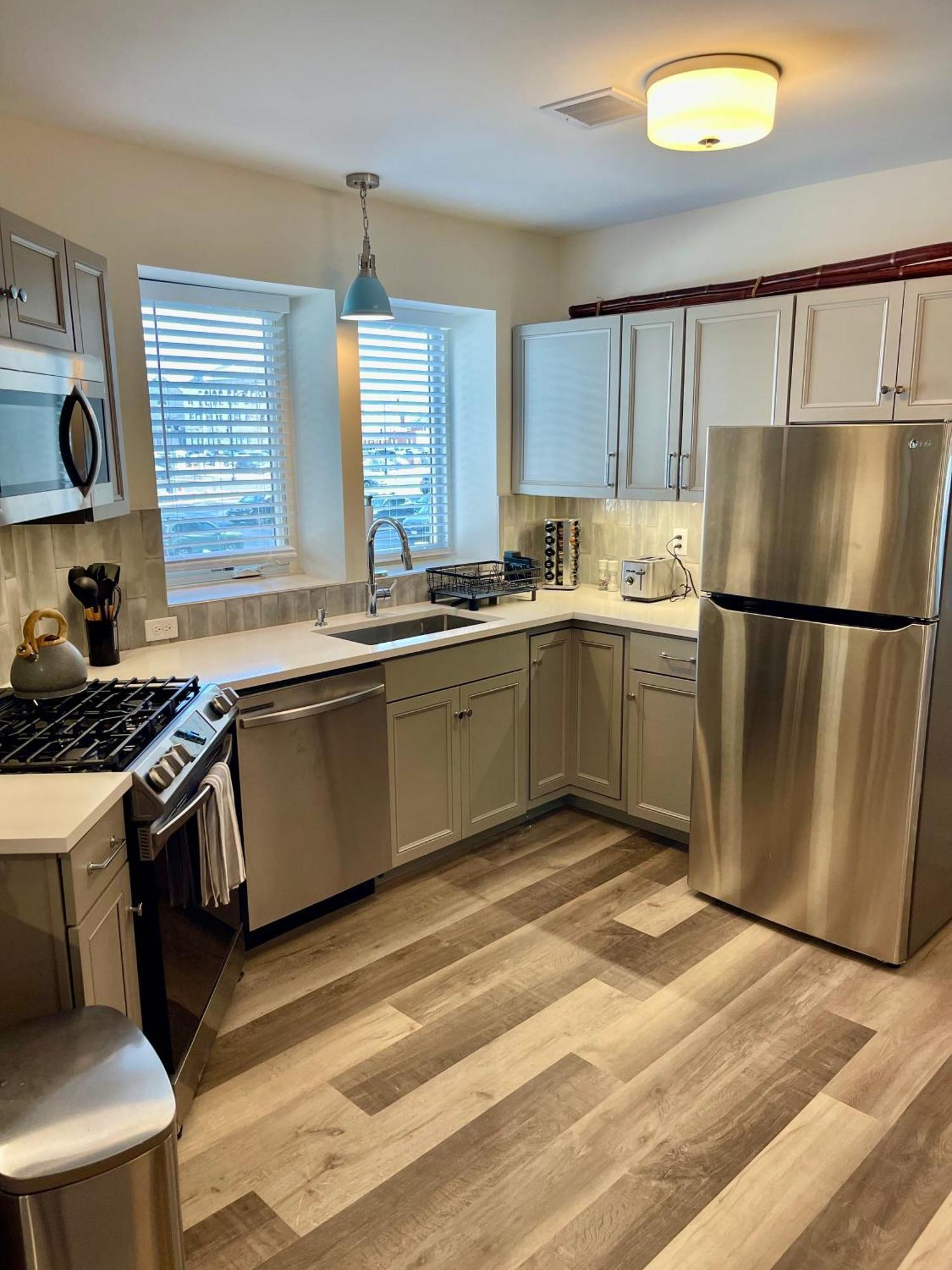 Modern Fully Renovated Suite & Loft In Downtown Trenton Room photo