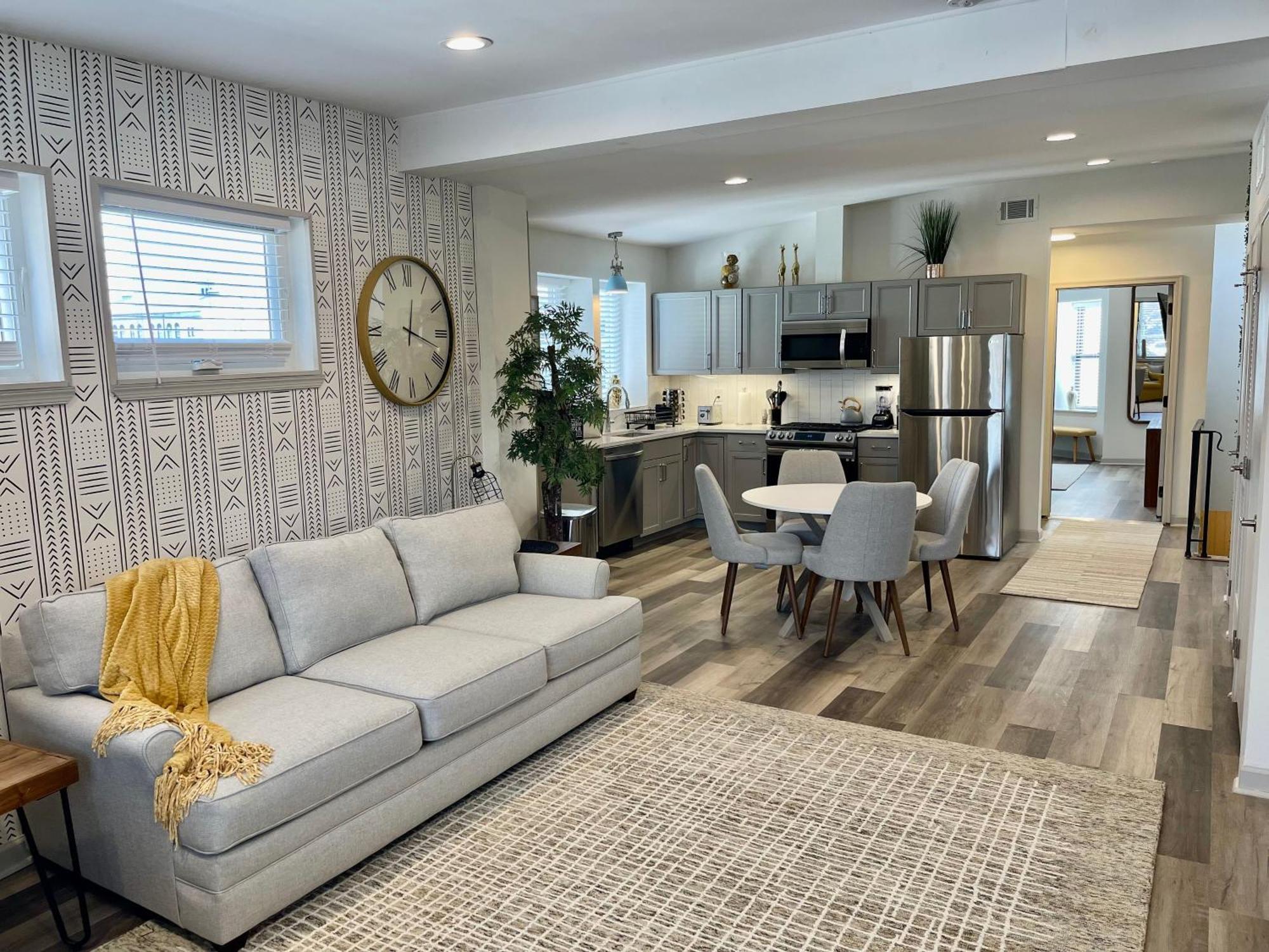 Modern Fully Renovated Suite & Loft In Downtown Trenton Room photo